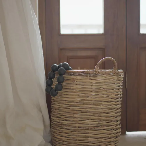 Vista 5 de Guirnalda de madera extragrande, cuentas de madera de 1.4 pulgadas de diámetro con borlas, decoración de cuentas de granja para el hogar