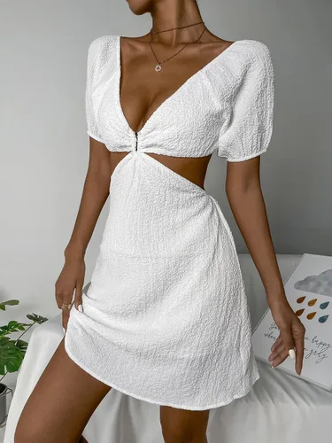 Vista 4 de Verdusa Vestido corto de manga corta con cuello en V profundo y corte lateral para mujer