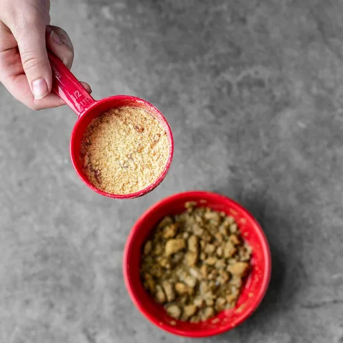 Vista 5 de Lucky Premium - Gránulos de manzana para perros, hechos con cecina de manzana Fuji real, condimento para añadir sabor a cada comida (5 onzas)