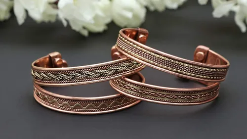 Vista 3 de Crocon Exclusivas pulseras magnéticas ajustables de cobre tibetano para mujeres y hombres, patrón indio, joyería de yoga, meditación espiritual