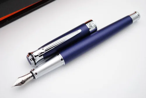 Vista 3 de Picasso 903 Pluma estilográfica Sweden Flower King en caja original, mate violeta
