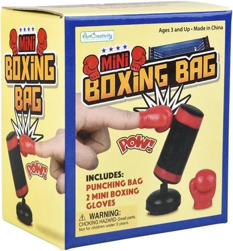Vista 7 de ArtCreativity Juego clásico de saco de boxeo de escritorio para niños y adultos, 2 mini guantes de boxeo, 3 piezas, rojo