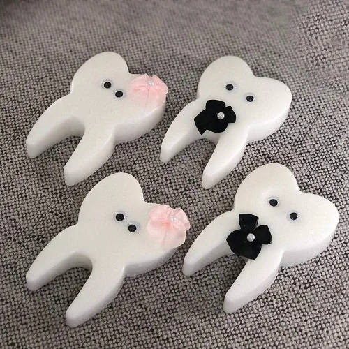 Vista 2 de Molde de silicona para dientes, divertida bandeja de cubitos de hielo con forma de dientes, molde de gelatina de postre de caramelo de chocolate