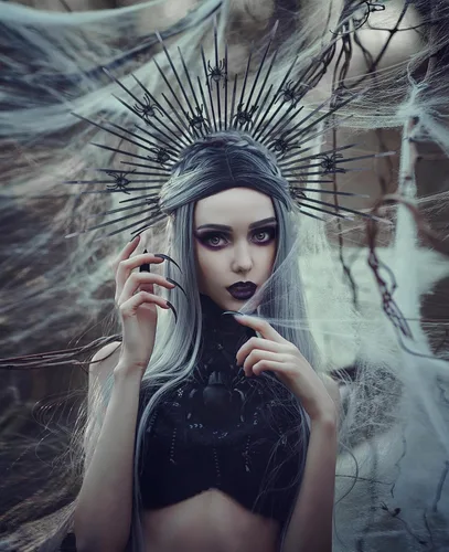 Vista 2 de Zivyes Corona de halo de araña, coronas góticas malvadas, diademas con picos de rayos de sol, accesorios de Halloween