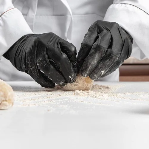 Vista 2 de AGAG Guantes de nitrilo, guantes de cocina negros, 100 unidades, guantes de limpieza ultra fuertes de 5 mil, sin polvo ni látex, para uso diario