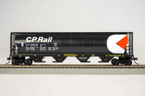 Vista 2 de Tolva cilíndrica canadiense de grano de 4 bahías - Carril CP #388500