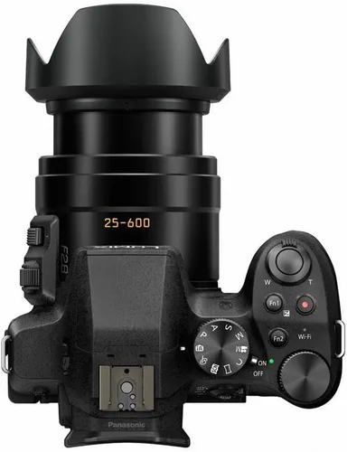 Vista 5 de Panasonic La cámara digital LUMIX FZ300 con zoom largo cuenta con 12.1 megapíxeles, sensor de 1/2.3 pulgadas, video 4K, WiFi, cuerpo de cámara a