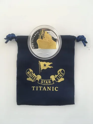 Vista 3 de Collar Titanic Corazón del Océano y Moneda Titanic