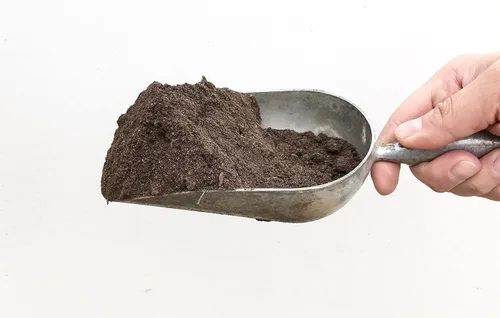 Vista 9 de VermisTerra Fundiciones de lombriz de tierra – (5 libras) 2.7 cuartos de galón – Fundición de lombrices de tierra 100% orgánicos – Fertilizante