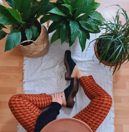 Vista 2 de Sandgrens Zuecos de madera sueca hechos a mano para mujer, Mule de tacón bajo Atenas