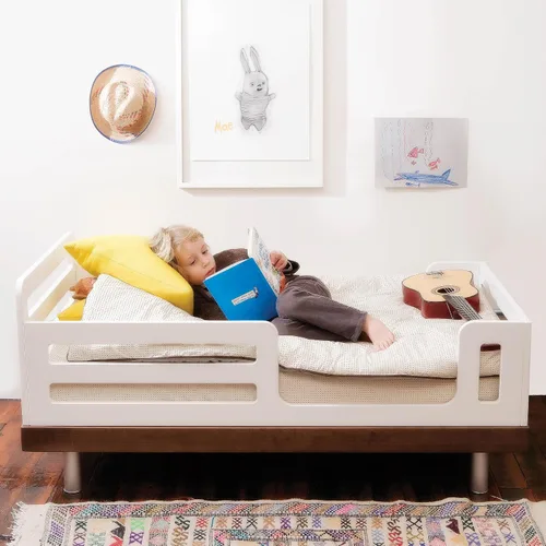Vista 2 de Oeuf Cama clásica para niños pequeños, nogal