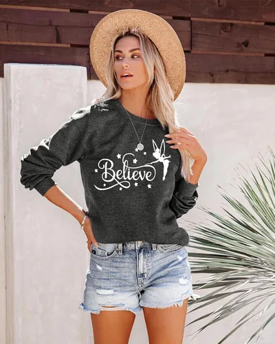 Vista 3 de VILOVE Sudadera Believe in Magic para mujer, bonita camisa gráfica de hadas, camiseta divertida de manga larga para vacaciones familiares
