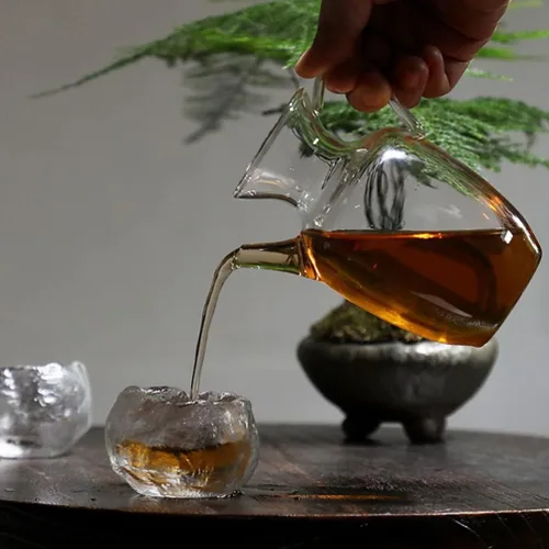 Vista 4 de Hemoton - Tetera de vidrio para uso doméstico Pequeña tetera de Kung Fu cómoda - Mango escaldado para elaborar cerveza y té de hierbas