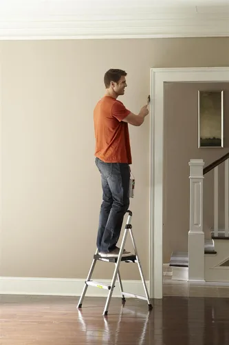 Vista 4 de COSCO 2 Step Lite Solutions Taburete de Escalón Plegable, Aluminio/Negro