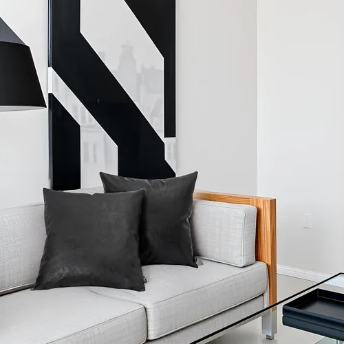 Vista 8 de Juego de 2 fundas de almohada modernas de piel sintética negra de 18 x 18 pulgadas, fundas decorativas de doble cara para sala de estar, sofá