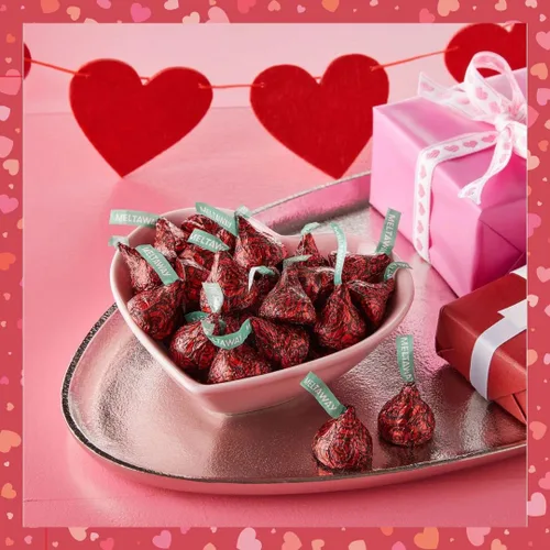 Vista 4 de Hershey's - Besos de chocolate con leche y rosa roja Meltaway, chocolate con leche con centro de trufa de chocolate, a granel. 4.16 libras) Envuelto