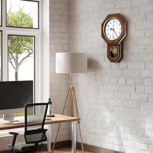 Vista 7 de Reloj de pared de péndulo que funciona con pilas, reloj regulador de plástico de imitación de madera con péndulo, relojes de pared decorativos
