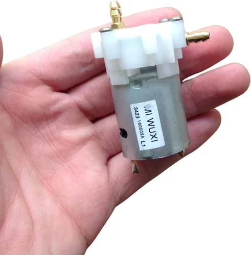 Vista 7 de Micro 360 Bomba de agua Engranaje de plástico Mini bomba de aceite con boquilla de cobre para RC Boat Modelo hidráulico Piezas de bricolaje
