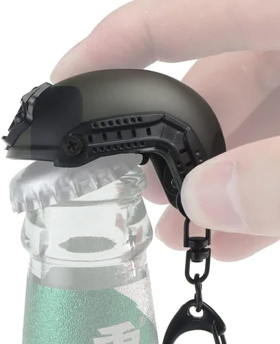 Vista 7 de Llavero para abridor de botellas de cerveza, forma de casco táctico, llavero, bolsa colgante, adorno para eliminar la presión, regalo para hombres