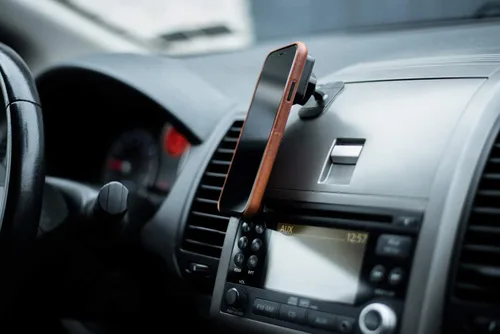 Vista 3 de Dockem DashMini Magno Mount 3.0 Series: soporte magnético para coche para tablero con base adhesiva, cabezal magnético y enchufe de bola giratoria