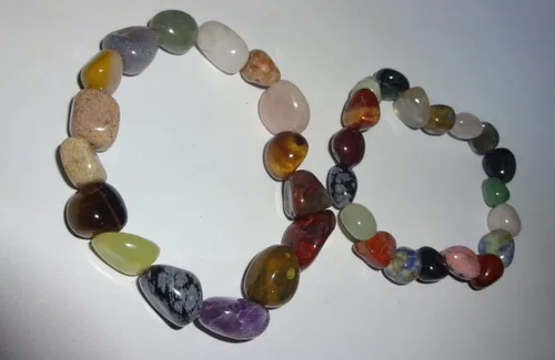 Vista 8 de 1 pulsera elástica con cuentas de pepita de cristal caído de calidad #2 estilo chakras mixto de 0.157-0.315 in
