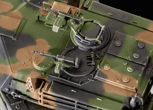 Vista 6 de Revell 03346 M1A2 Abrams Tank 1:72 Kit de modelo a escala