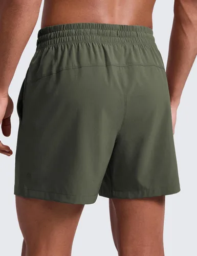 Vista 2 de CRZ YOGA Pantalones cortos de entrenamiento sin forro para hombre de 5 pulgadas, ligeros, de secado rápido, para correr, deportes, atletismo