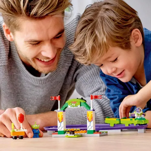 Vista 3 de LEGO Disney Pixar's Toy Story 4 Carnival Thrill Coaster 10771 Kit de construcción (98 piezas)