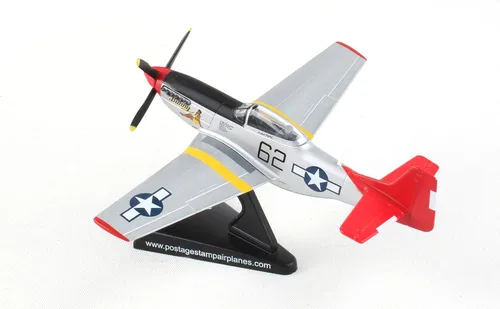 Vista 2 de P-51D Mustang Bunny Red Tail 1/100 Modelo fundido a presión