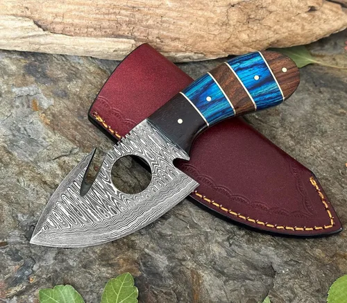 Vista 3 de WINTERFELL Cuchillo de acero de Damasco con gancho de tripa de hoja fija con mango de madera, cuchillo de caza de 7 pulgadas con funda de cuero