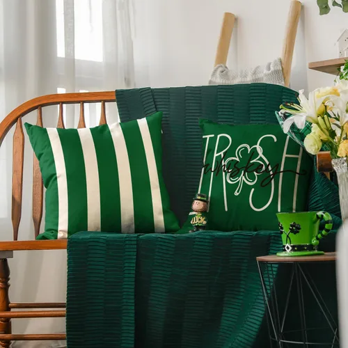 Vista 4 de AVOIN colorlife ST Patricks Day Lucky Charm - Juego de 4 fundas de almohada con diseño de trébol de whisky irlandés, 16 x 16 pulgadas, decoración
