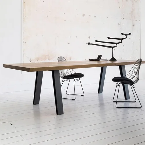 Vista 2 de Mesa moderna de madera maciza simple para el hogar, dormitorio, oficina, sala de reuniones, escritorio de computadora, patas de metal fuertes