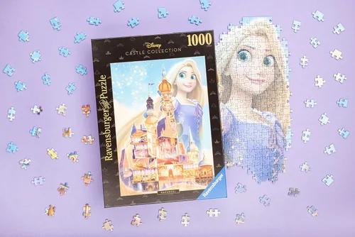 Vista 4 de Ravensburger Disney Castle Collection - Rompecabezas de 1000 piezas con temática Rapunzel Tecnología única Softclick Imágenes atractivas