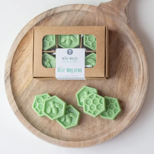 Vista 3 de Cera perfumada para derretir Just Breathe Tartas de cera de coco natural verde claro, 3 onzas, aroma de aromaterapia, eucalipto, menta y limón