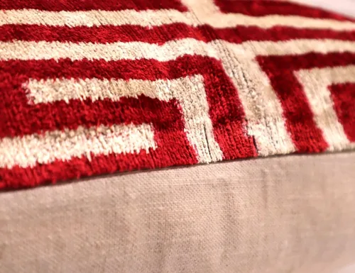 Vista 7 de CANVELLO Almohada de terciopelo de lujo hecha a mano con inserto de plumón, 16 x 24 pulgadas, patrón geométrico rojo, verde, azul y crema, cojín