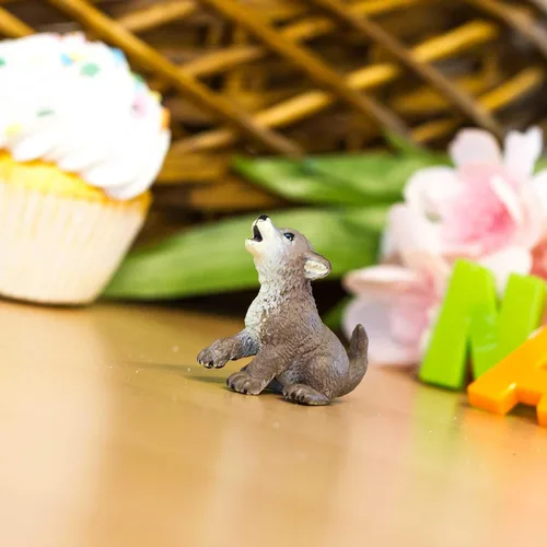 Vista 6 de Safari Ltd. Figura de cachorro de lobo, figura detallada de plástico de 1.85 pulgadas, juguete divertido para niños, niñas y niños a partir de 1 año