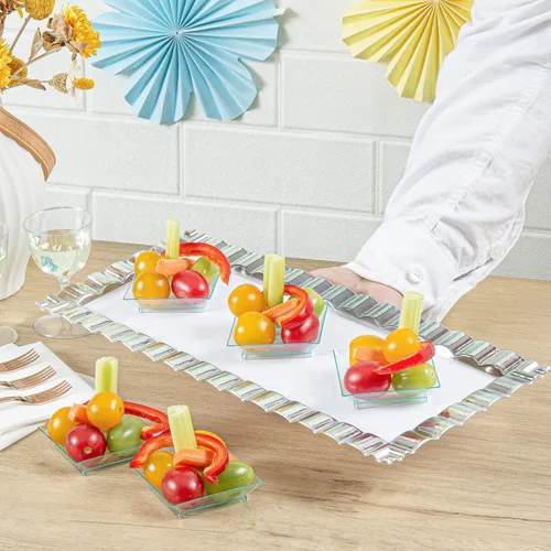Vista 5 de Restaurantware Mini platos de degustación de 2.5 x 2.5 pulgadas, 100 platos cuadrados desechables de plástico, duraderos y elegantes platos