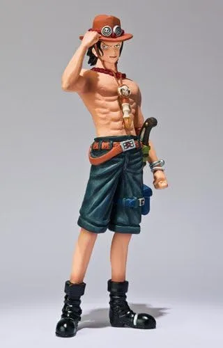 Vista 3 de Bandai Tamashii Nations - Figuras de juguete de una pieza de piratas de barba blanca Chozoukei Damashii, juego de 8