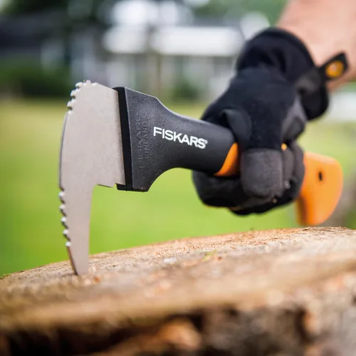 Vista 7 de Fiskars Hookaroon de 12 pulgadas, mango de agarre antideslizante con hoja puntiaguda y angular, herramienta de jardinería para rotar, arrastrar