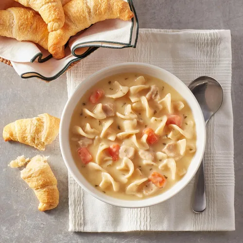 Vista 3 de Progresso Sopa tradicional enlatada de fideos de pollo cremosa, 18.5 onzas