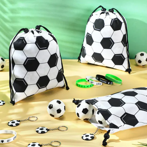 Vista 4 de Nuogo - Juego de 48 piezas de regalos de fútbol, regalos de fútbol, 12 piezas, bolsas de regalo, pulseras, mini bolas antiestrés, llavero