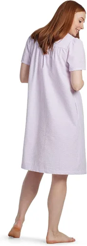 Vista 2 de Miss Elaine Bata corta de sirsaca para mujer, cierre frontal y mangas cortas, dos bolsillos delanteros, ropa de dormir y ropa de descanso