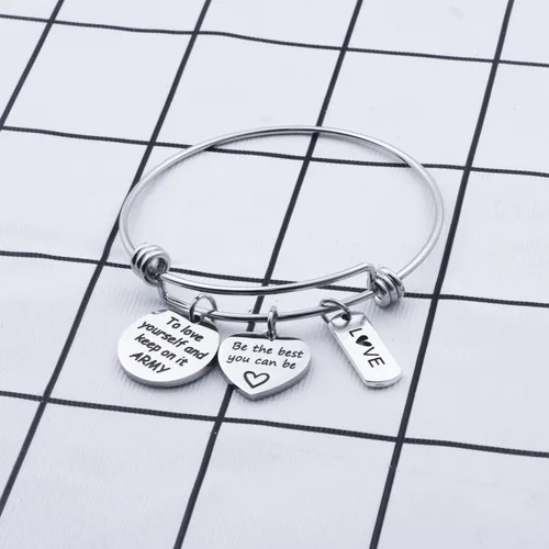 Vista 4 de LACAKU - Pulsera para niño, Kpop, BTS, Bangtan, dijes con textos en inglés, amarte a ti mismo, A.R.M.Y, regalo de joyería para niños, acero