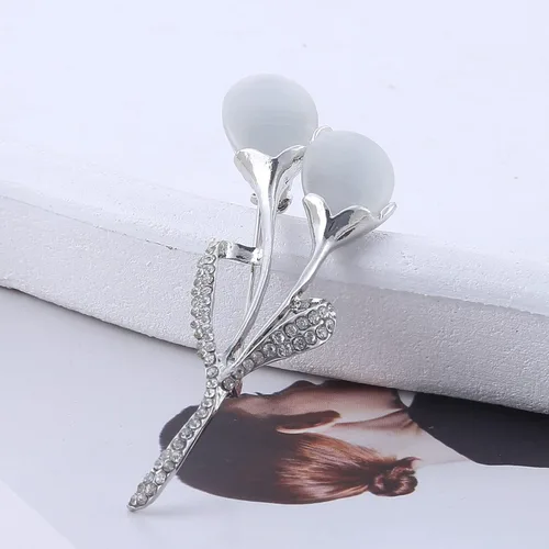 Vista 2 de Guoshang - Broche de ópalo de oro rosa para mujer, diseño de lirio de cala, broche de solapa para abrigos, chaquetas, suéteres, accesorios