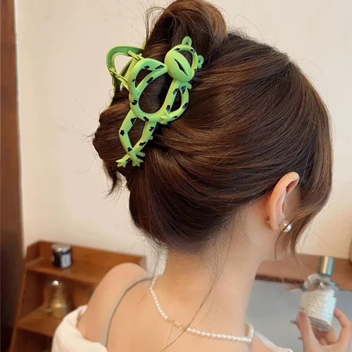 Vista 5 de Paquete de 2 pinzas de metal grandes para cabello grueso y fino, pasadores antideslizantes de sujeción fuerte, bonito diseño de rana verde