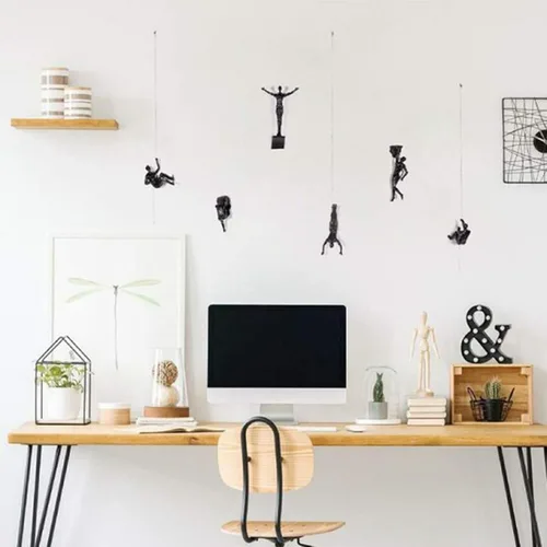 Vista 4 de Escultura de pared de hombre escalador – Decoración creativa hecha a mano para el hogar, figura de escalador colgante de resina única 3D para colgar