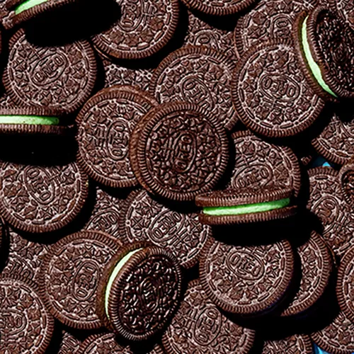 Vista 65 de OREO REESE'S Galletas sándwich de chocolate con crema de maní, 12.35 onzas (paquete de 2)
