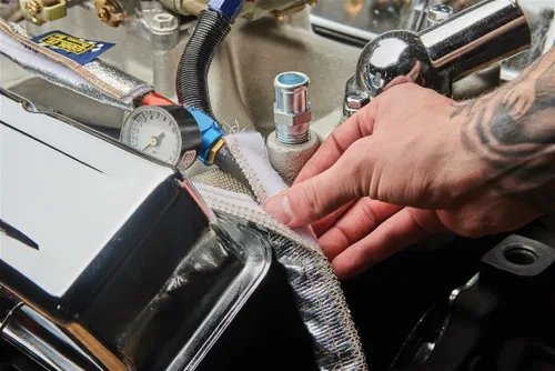 Vista 2 de Thermo-Tec 14030 Express Sleeve Aluminized Hose and Wire Protection, 3' x 1/2"- 1" I.D. , Plata