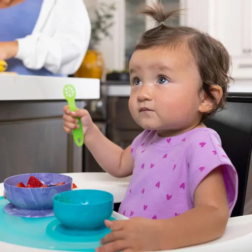 Vista 2 de ChooMee FlexiDip - Utensilios de aprendizaje de silicona para bebés 4 meses + destete para bebés Cuchara de cabeza plana con mango firme Verde