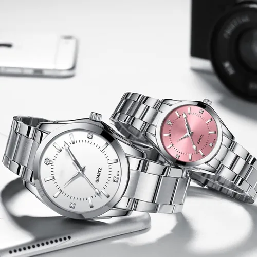 Vista 6 de Pareja relojes hombres y mujeres oro plata acero inoxidable reloj moda él y ella relojes conjunto